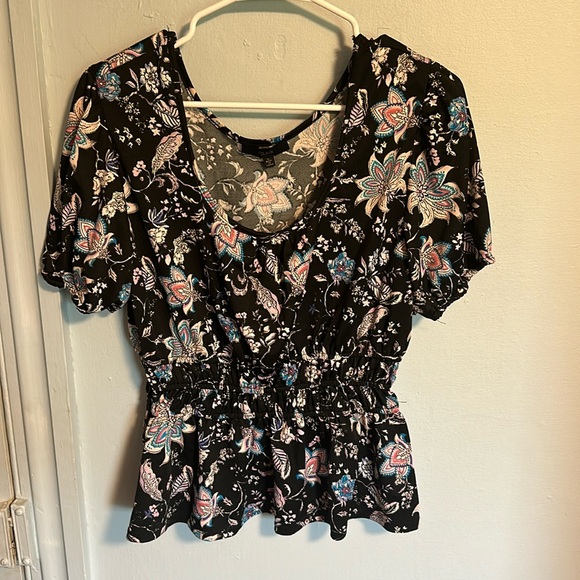 ECLAIR Tops - Eclair Floral Blouse size L